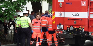 V centru Plzně srazilo vozidlo dvě děti