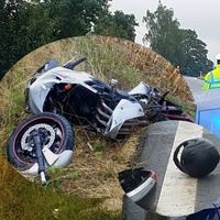 Motorkáři náraz utrhl nohu