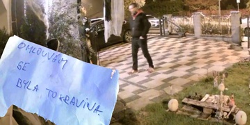 Zloděj halloweenské výzdoby se vrátil, nyní ale s písemnou omluvou