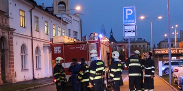 Blesk zapaloval a vichr rval střechy. KD Peklo přišel o úplně celou