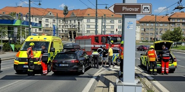 Muž přebíhal šestiproudovou vozovku, nyní již ví, že to nebyl nejlepší nápad