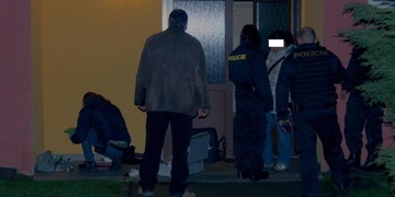 Místo intimností s mladou dívkou skončil zbitý a v bezvědomí