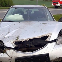 Po střetu se s autem převrátila přes střechu