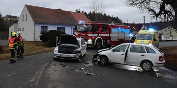Těžce opilý řidič naboural protijedoucí auto