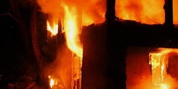 Požár chaty bezdomovců