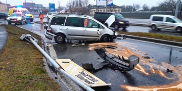 Pozor, dopravní nehoda komplikuje dopravu v Plzni na Rondelu
