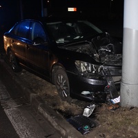 Opilý řidič zranil sebe i přítelkyni