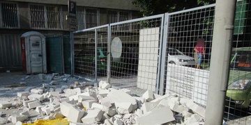 Z nebe pršely pórobetonové tvárnice