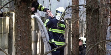 V blízkosti Čepra hořel les –  + 
