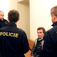 Útočníka z CAN poslal soud do vazby