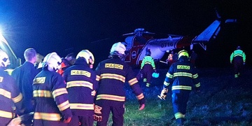 Zraněný motorkář na louce ležel několik hodin