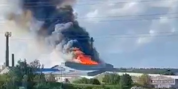 Požár ve společnosti na výrobu skla v Heřmanově Huti