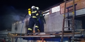 Hasiči použili Cobru