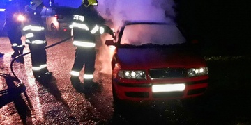 Žhář zapálil auto