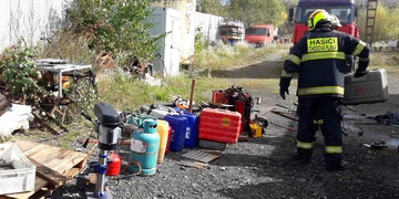 Neopatrný svářeč si zapálil dílnu