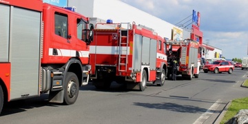 Evakuaci zaměstnanců v Tesco Rokycanská spustilo čidlo