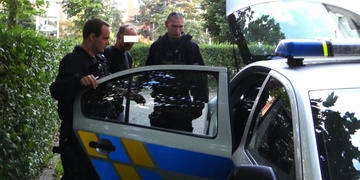 Opilec zneužíval tísňovou linku policie, nyní mu hrozí pokuta až 100 tisíc