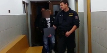 Cizinec napadl muže i ženu