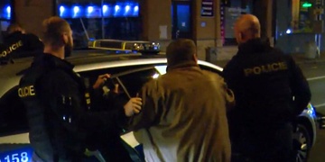 Opilý tak, že nemohl chodit, přesto ale řídil