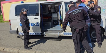 Na Bolevec tramvají a zpět již "hnojníkem"