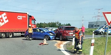 Dopravní nehoda na nájezdu na dálnici D5