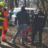 Pronásledování zfetovaného řidiče skončilo vážným zraněním