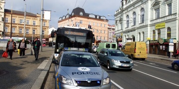 Na Americké srazil trolejbus chodce
