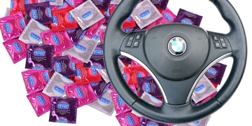 Volant i kondomy a krém