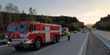 Ráno musela být uzavřena dálnice D5