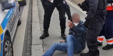 "Jak jako nevedete? Já chci houpačku!"