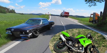 Přiopilý řidič veterána srazil motorkáře