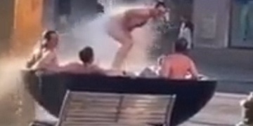 Jacuzzi na náměstí Republiky v Plzni