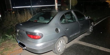 Zcela opilý řidič havaroval na železničním přejezdu, naštěstí vlak nejel