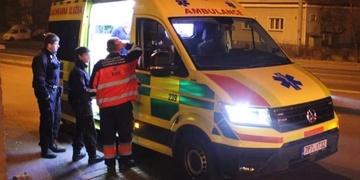 Řidič na přechodu srazil starší ženu