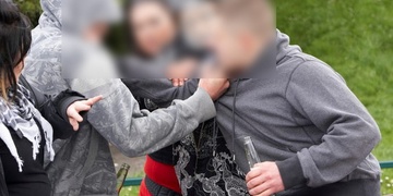 Hádka s přítelkyní skončila přeraženou čelistí