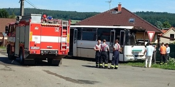 Požár zcela zničil autobus - , 