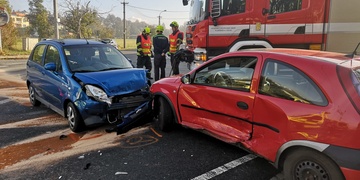 Při střetu vozů byly zraněny dvě ženy