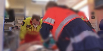 Muž svým rozsáhlým zraněním dnes dopoledne podlehl