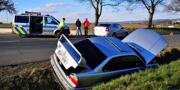 Střet dvou aut, na místě jeden zraněný