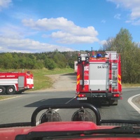 Požár u přivaděče na D5