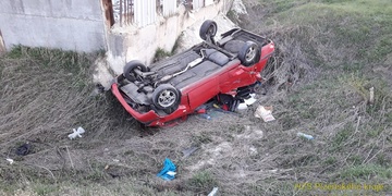 Vlak auto doslova odhodil