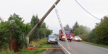 Přerazila sloup elektrického vedení a odešla domů