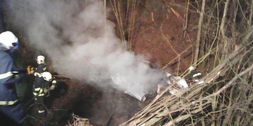 Mitsubishi spadlo ze srázu a shořelo