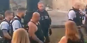 Muže podezřelého ze zabití zadrželi přímo na punkovém koncertě