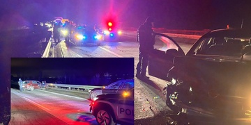Řidiče ujíždějícího z Německa zastavila až srážka s policejním vozem na dálnici D5