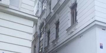 Pád ženy z okna