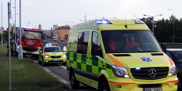 Auto srazilo seniorku v Doudlevcích