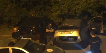 Ital jel v piku, trávě a bohužel i v autě