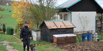 Rozbil ženě obličej a dopustil se loupeže