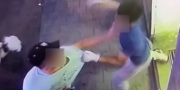 Mladý Němec okradl a pěstmi napadl Vietnamku